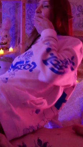 Sexy Elfie Will Fulfill Your Wish on the Halloween!