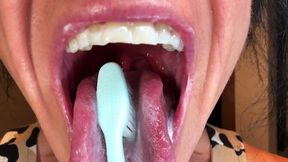 Goddess Kandys shows off her hot, drenched oral skills