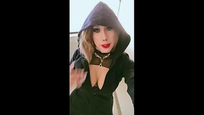 I went to walk in a very tight clothing and very sensual heels