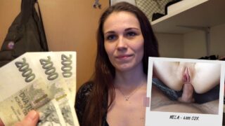 POV La morena Nela Decker recibe una profunda penetración anal