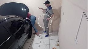 Patroa e cliente ficou com tes&atilde_o na oficina do mec&acirc_nico tarado!