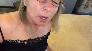 The housekeeper squirts after taking it in the ass