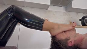 Footrest And Foot Licker Of Galyna From Ukraine - 4K