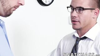 The boss motivates his coworker by having him lick his cock