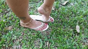 Pronounced arches and pretty painted nails on new flip-flops (3)
