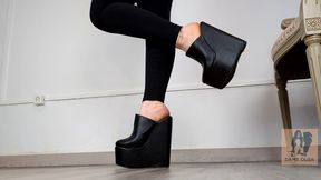(549) Shoe Collection: Wedge Platform Clogs - Dame Olga (4K, MP4)