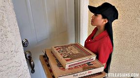 Delivery Babe
