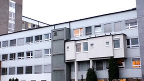 Sexy bi bitch gets huge black cock