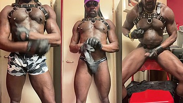 Black Sexy Bodybuilder Solo strip Cum Bust