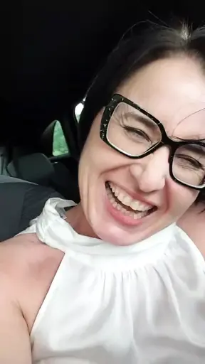 Julie pulls blang under bridge