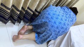 egyptian big ass like fat pig chubby tall muslim arab maid stuck under bed - الخادمة تريد ممارسة الجنس