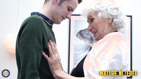 ”Gilf fucks with dude after cooked some pancake”