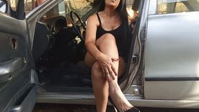 Giving oral sex to my lover at the same time that I pump car pedals (3)