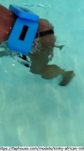 Flashing in the Second Hand Shop 01 & Learning to Swim, Lesson 02