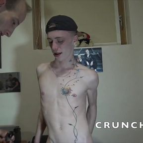 The blnod twink Leo Fox used raw by Justin