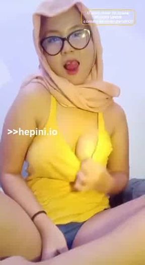 Stepmom masturbation