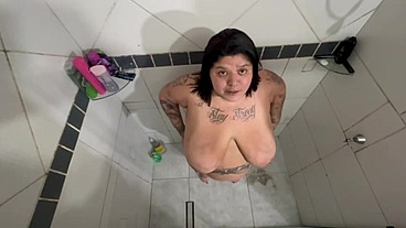 Bbw safada tomando seu banho