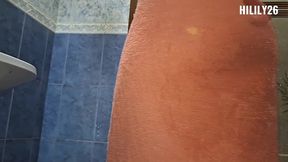 la consigo en la ducha y me entrega su virginidad anal