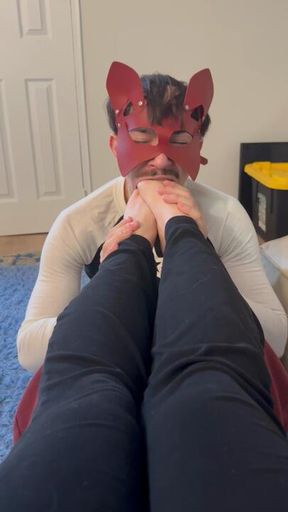 Suck On Mommy’s pretty Toes