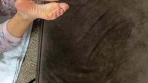 Stitch gives an oily toejob (Different angle) (720)