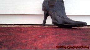 Sheer tights and jeans heels (from a female fan)