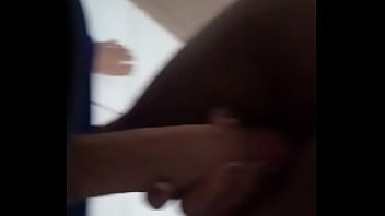 COMENDO A VIZINHA SENTANDO NO DOTADO 23CM