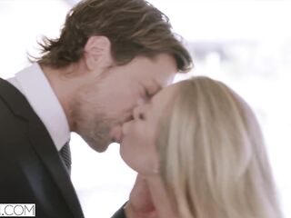 Nicole Aniston Surprises Her Boyfriend With Hawt Sex