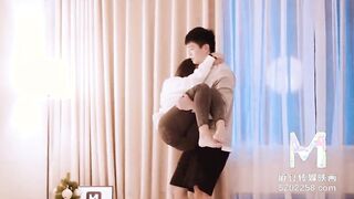 【国产】麻豆传媒作品/MAN-0002初恋那件小事/精彩播放