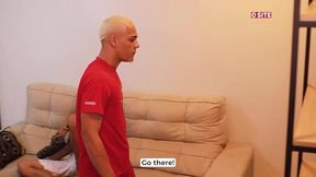 novinho dotado comendo o gostoso