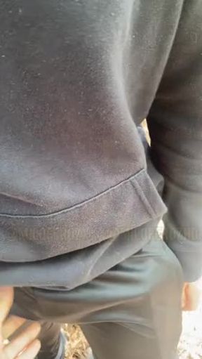 me meti en el bosque a comer pija y miren la que me comi