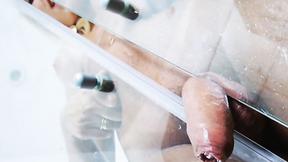 ”Shemale Laila Zelinsk masturbation”