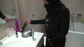 Algerian maid in Marseille lets me fuck her deep in her pussy
