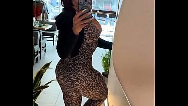 La venezolana madura que vi en el mall result&oacute_ ser tremenda puta