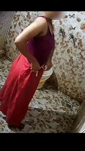 My Sexy Cheating Neighbour Wife Sent Her Nude Bathing Video