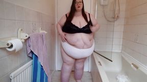 SSBBW Stretch exercise in bra & thong