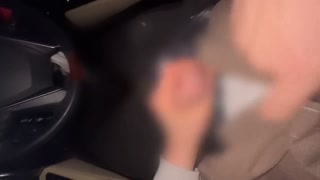 A hentai married woman who pulls out with a handjob in the car on the way home