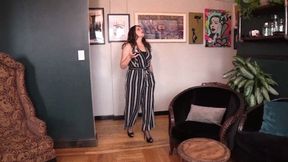 KAT'S SORE FEET - Foot Fetish, Office feet, sore feet, foot rubbing, nylon feet - WMV