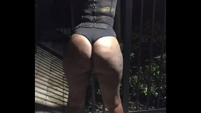 Naejae twerks in public