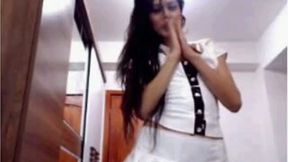 Mesmerizing amateur Pakistani babe Nafiza teases men on webcam