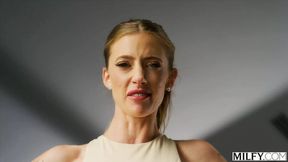 Fit blonde babe seduces dude's shaft