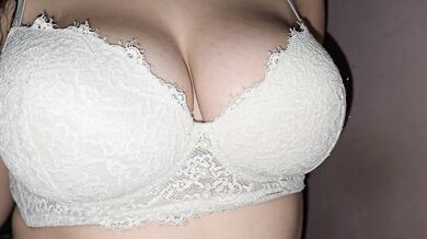 Mi madrastra pervertida quiere enseñarme a follar en la noche