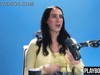 Brunette cougar pornstar Candence Lux likes to touch herself intensely