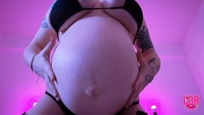 Hungry Giantess