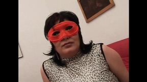 Intense deepthroat masturbation by hot scened cougar