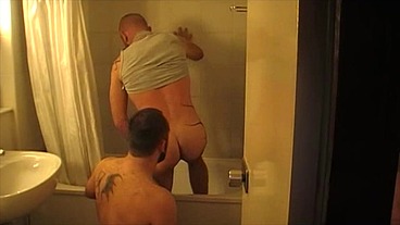 fucked in toilett by a sexy bear at the hotel