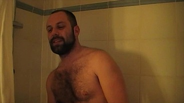 fucked in toilett by a sexy bear at the hotel