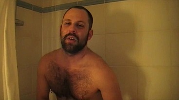 fucked in toilett by a sexy bear at the hotel