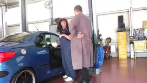 Couple gets fucked everywhere in very special threesome