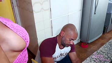 LLAMO AL PLOMERO PARA QUE ME DESTAPE LA CAÑERIA Y ME LA LLENA DE LECHE
