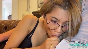 Hot Asian slut sucks white cock in Bangkok hotel room